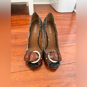 Guess Blue/Black Floral Fabric Brown/Silver Buckle Women’s Heels